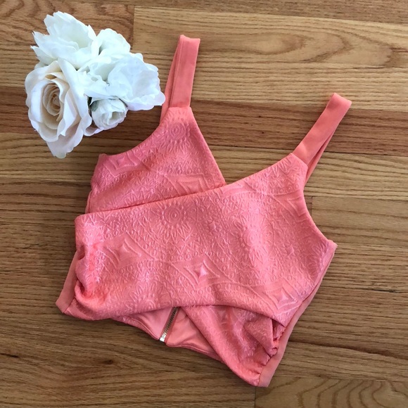 bebe Tops - Summer ☀️ BEBE crop top